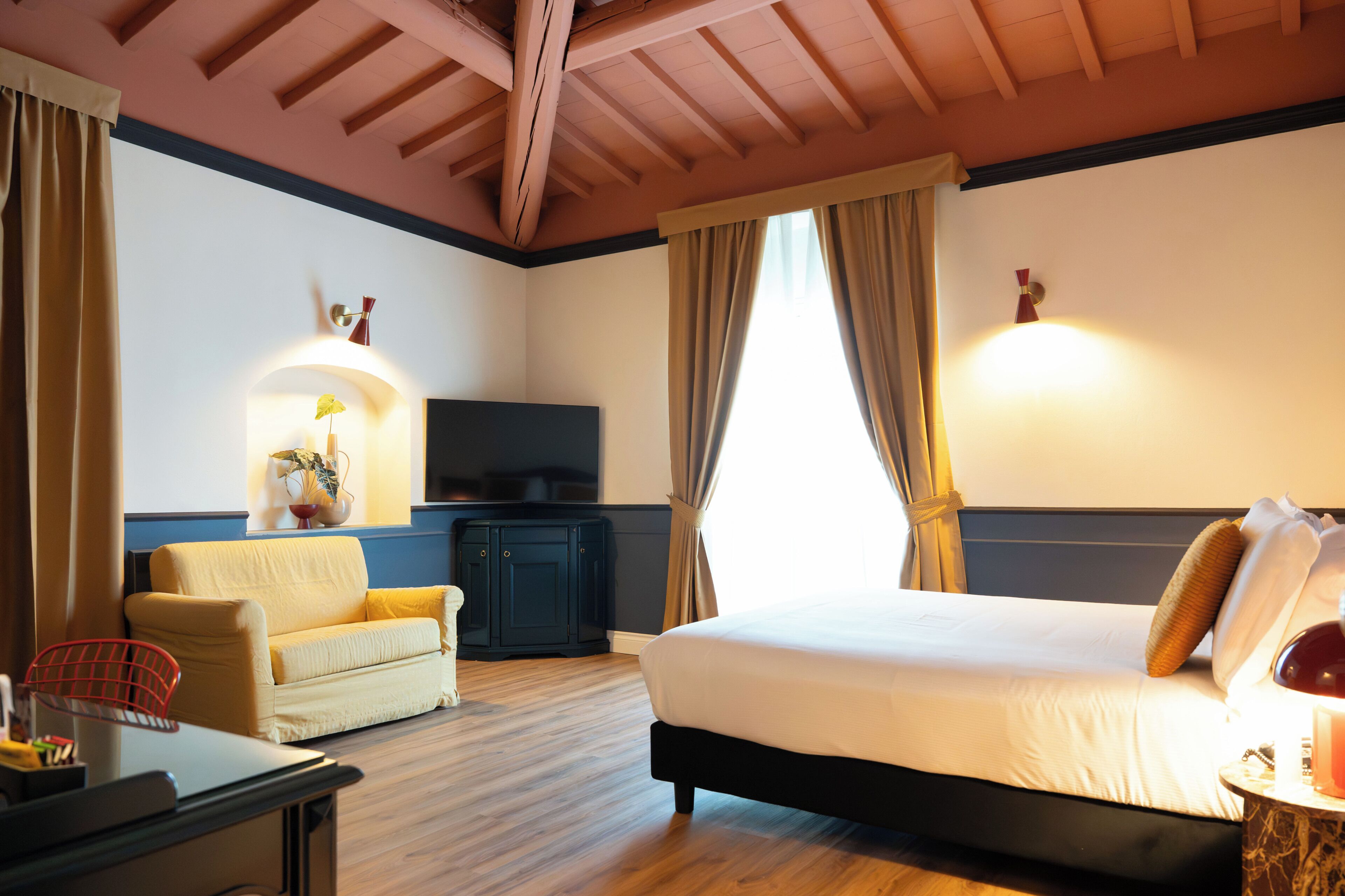 Superior dubbelrum eller tvåbäddsrum | Memory foam-madrasser, minibar och värdeförvaringsskåp på rummet