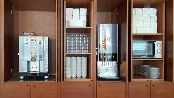 Päivittäinen buffetaamiainen (14 EUR per henkilö)