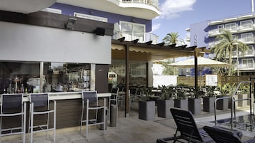 Bar (en el alojamiento)