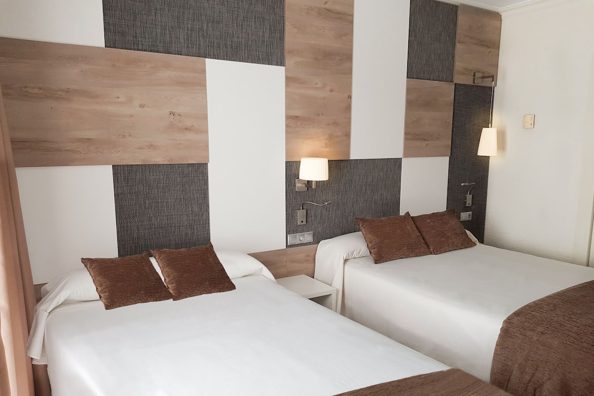 Minibar, desk, blackout curtains, free WiFi