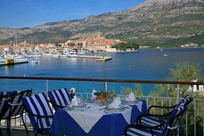 Outdoor dining - Park Hotel (Korcula)