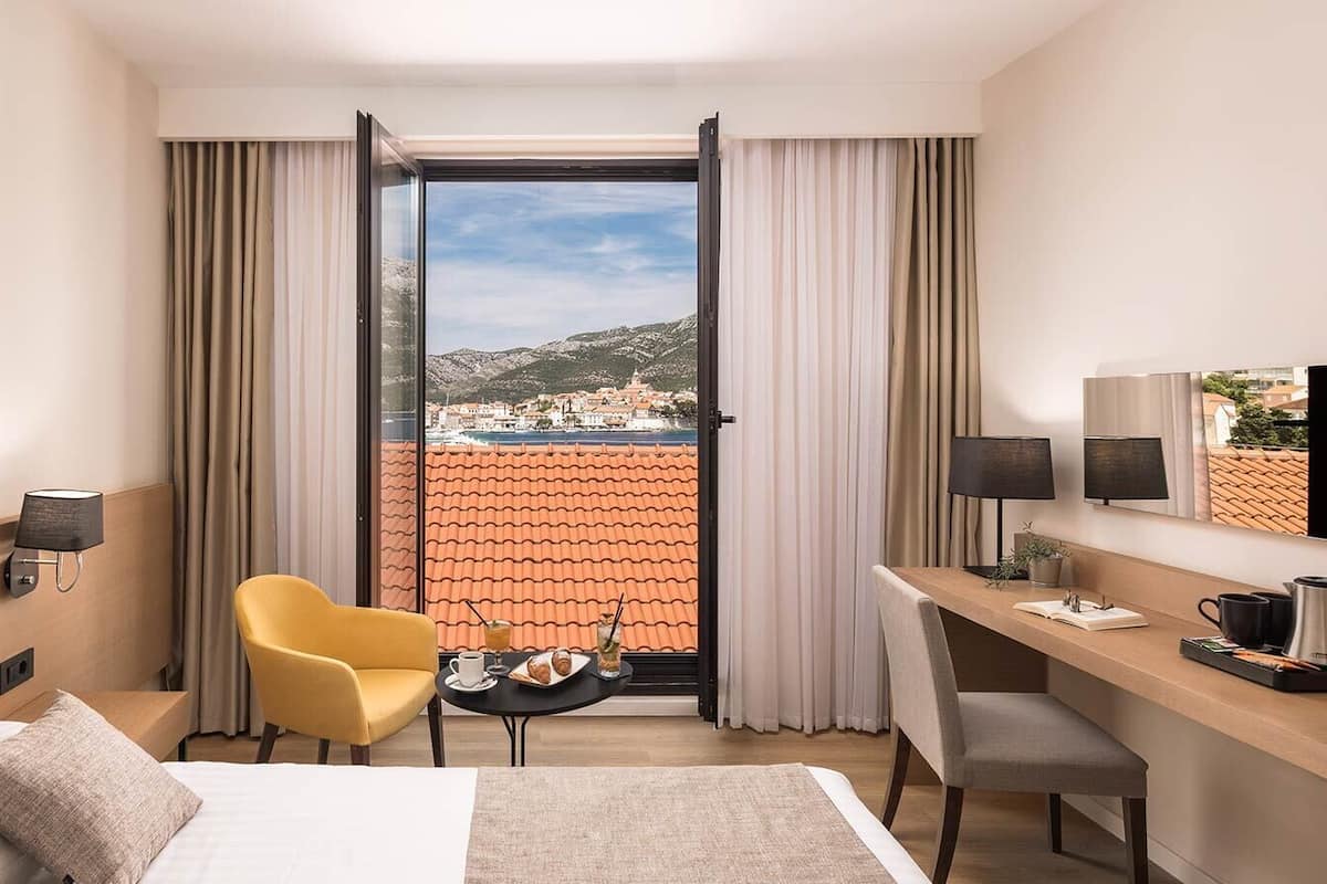 Standard double room, seaside | 저자극성 침구, 미니바, 객실 내 금고, 무료 유아용 침대