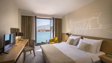 Superior double room with seaside balcony | Literie hypoallergénique, minibar, coffres-forts dans les chambres