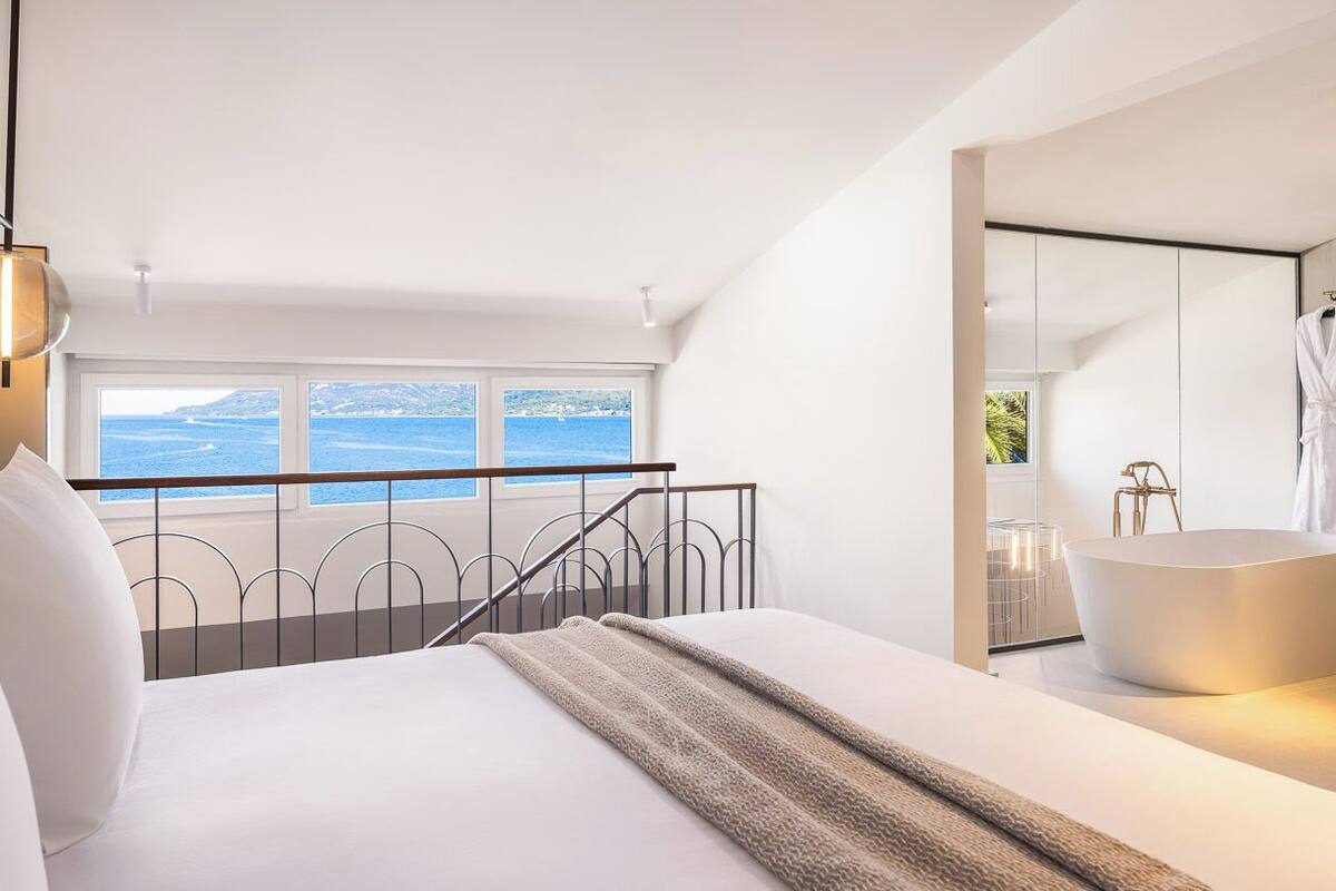 Deluxe Duplex Suite with Sea View