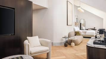Superior Suite | Premium bedding, minibar, in-room safe, laptop workspace