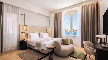 Superior double room, seaside | Ropa de cama de alta calidad, minibar, caja fuerte