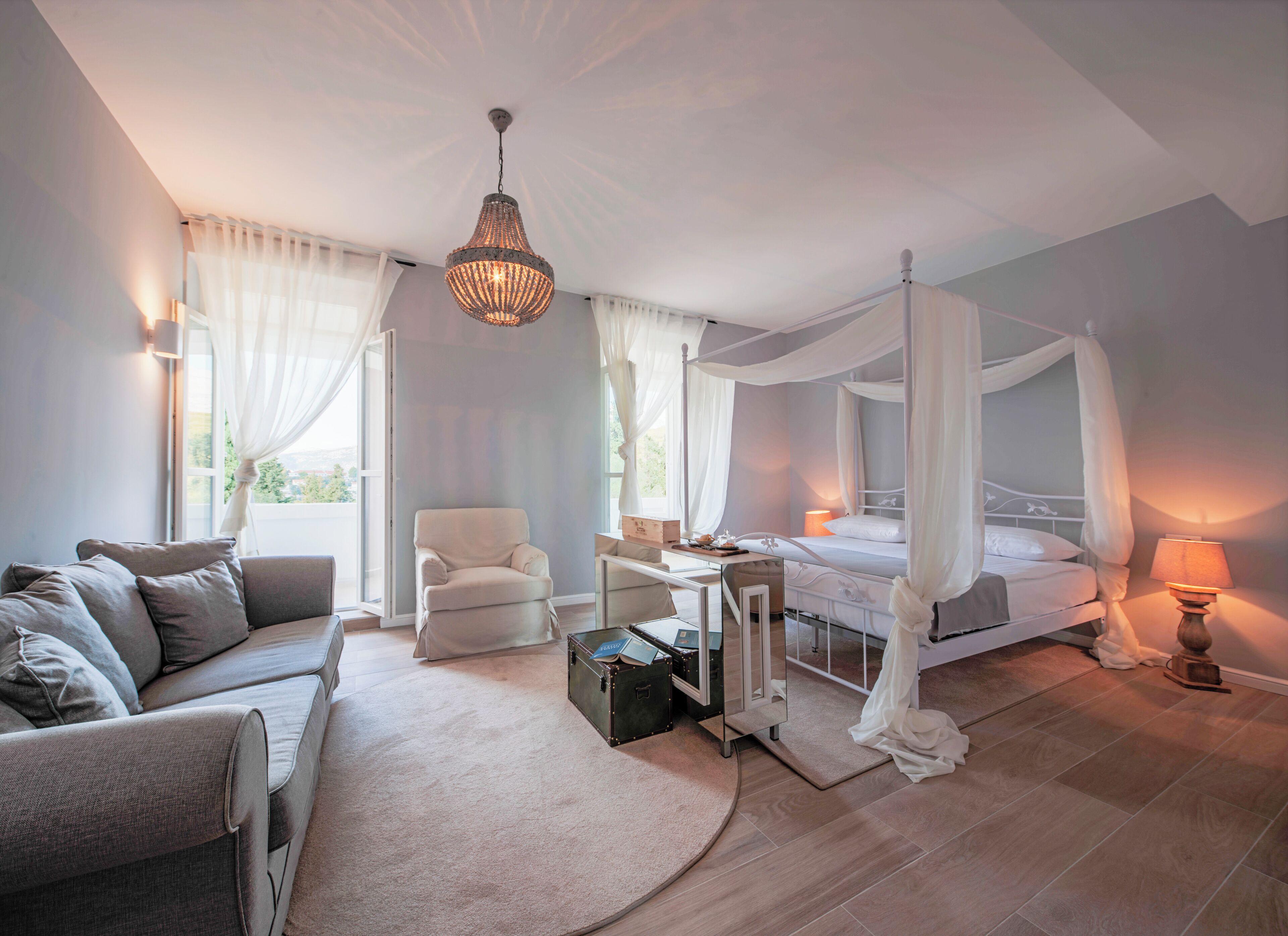 melion luxury suite with balcony | 1 bedroom, hypo-allergenic bedding, minibar, iron/ironing board