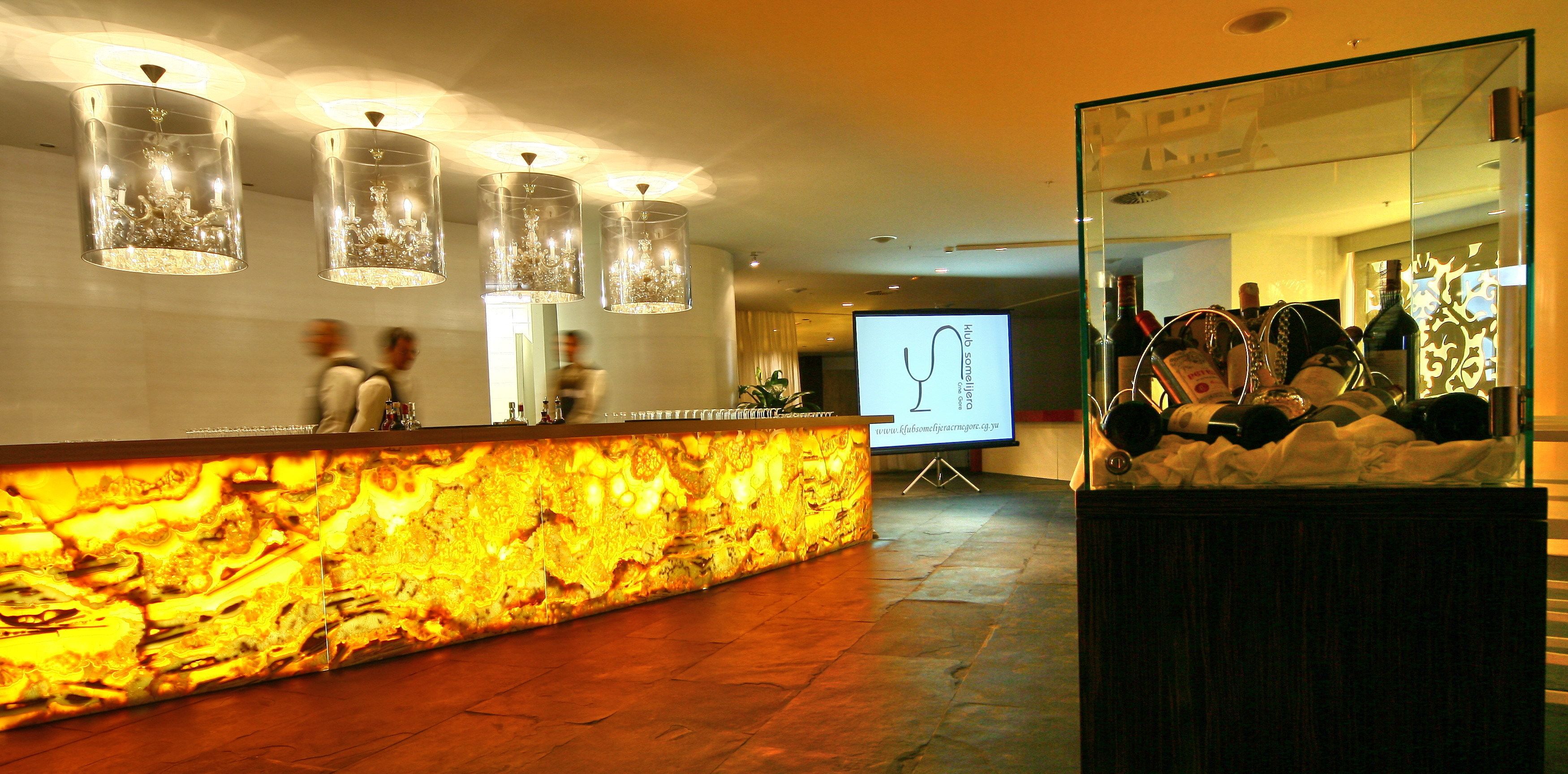 4 bars/lounges, poolside bar, beach bar