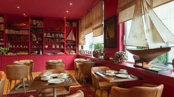 Daily buffet breakfast (EUR 22 per person)