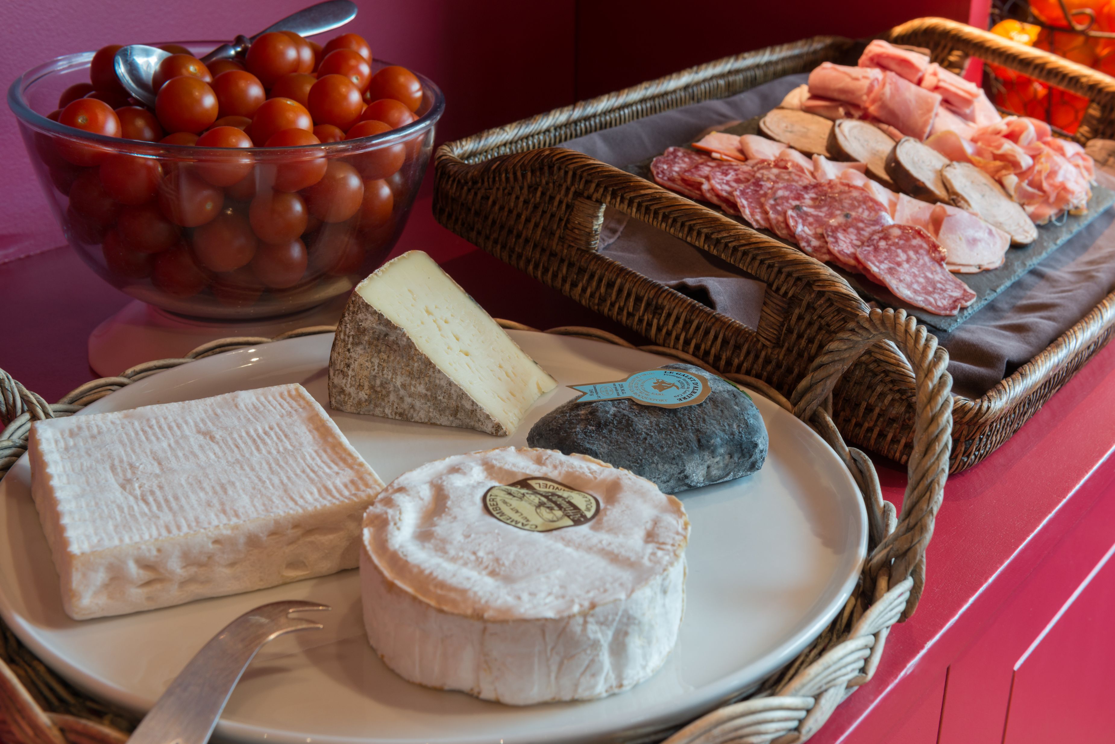 daily buffet breakfast (eur 22 per person)