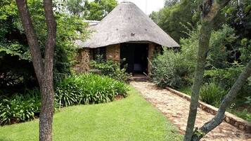 1 bedroom, premium bedding, free minibar items, in-room safe