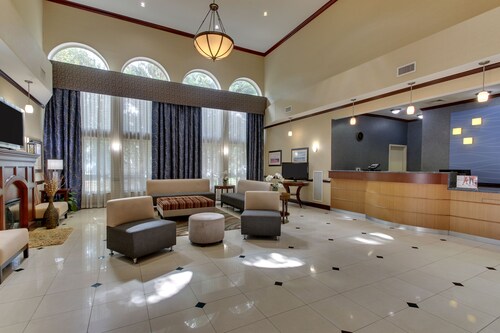 Holiday Inn Express & Suites Allentown West by IHG