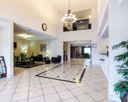 Quality Suites Huntsville Near University