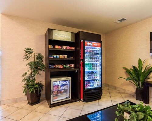 Quality Suites Huntsville Near University