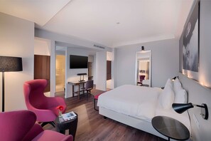 Premium bedding, down comforters, minibar, in-room safe - Radisson Blu Hotel, Milan (Milan)