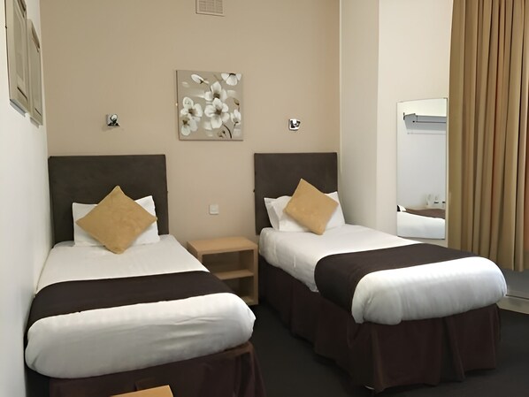 Quarto duplo, suíte | Berços grátis