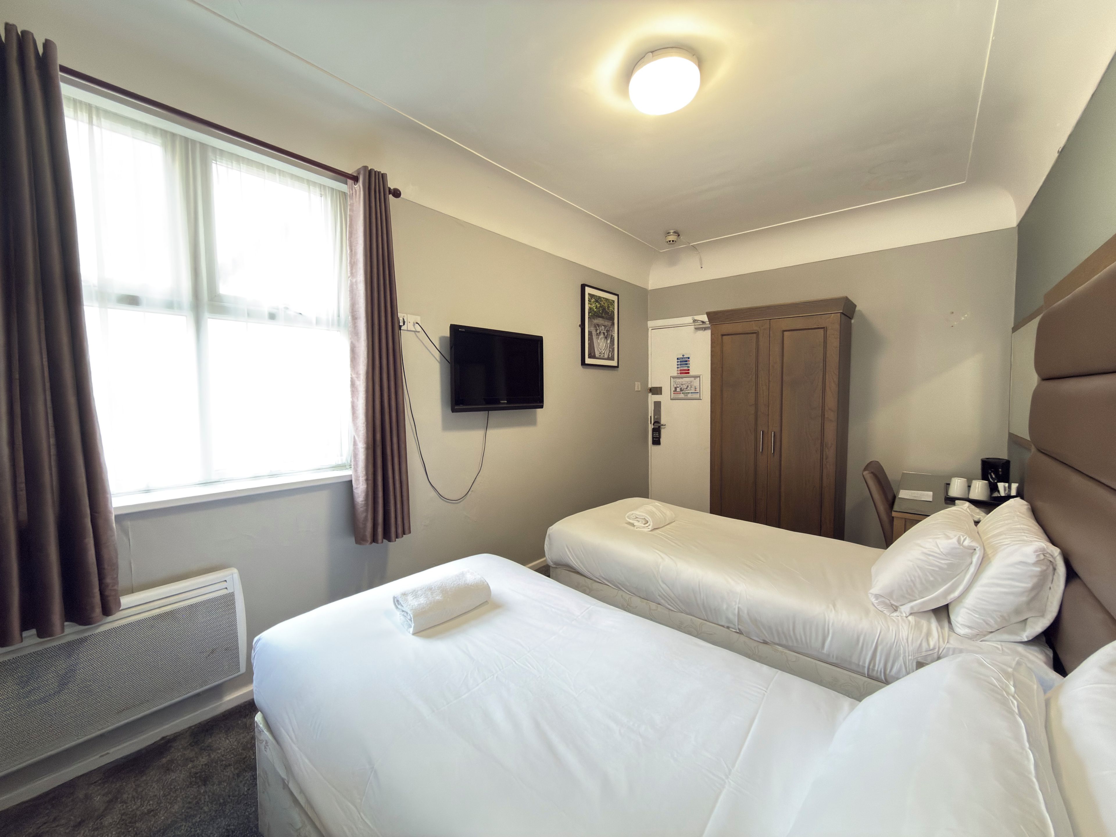 Photo - Lord Nelson Hotel – Lime Street Station Liverpool by Compass Hospitality