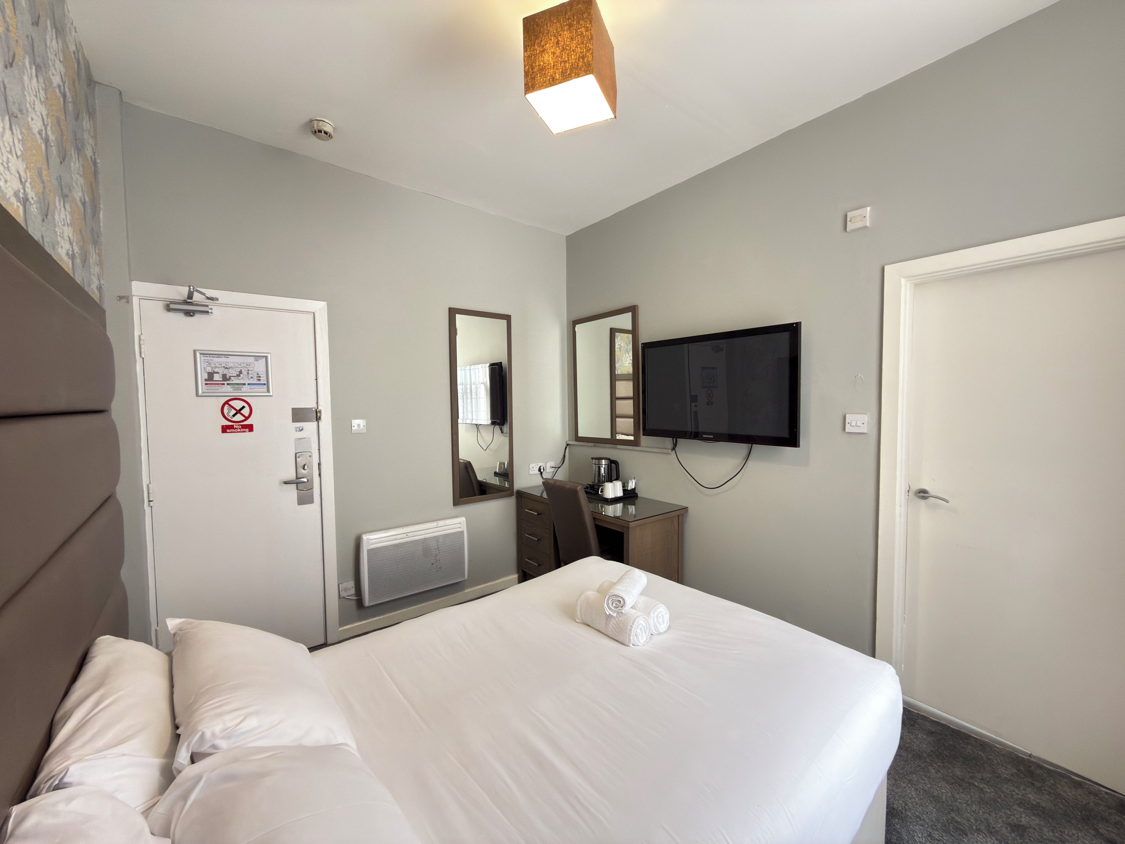 Photo - Lord Nelson Hotel – Lime Street Station Liverpool by Compass Hospitality