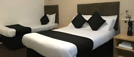 Familien-Suite, mit Bad | Kostenlose Babybetten