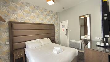Double Room, Ensuite | Cribs (free)