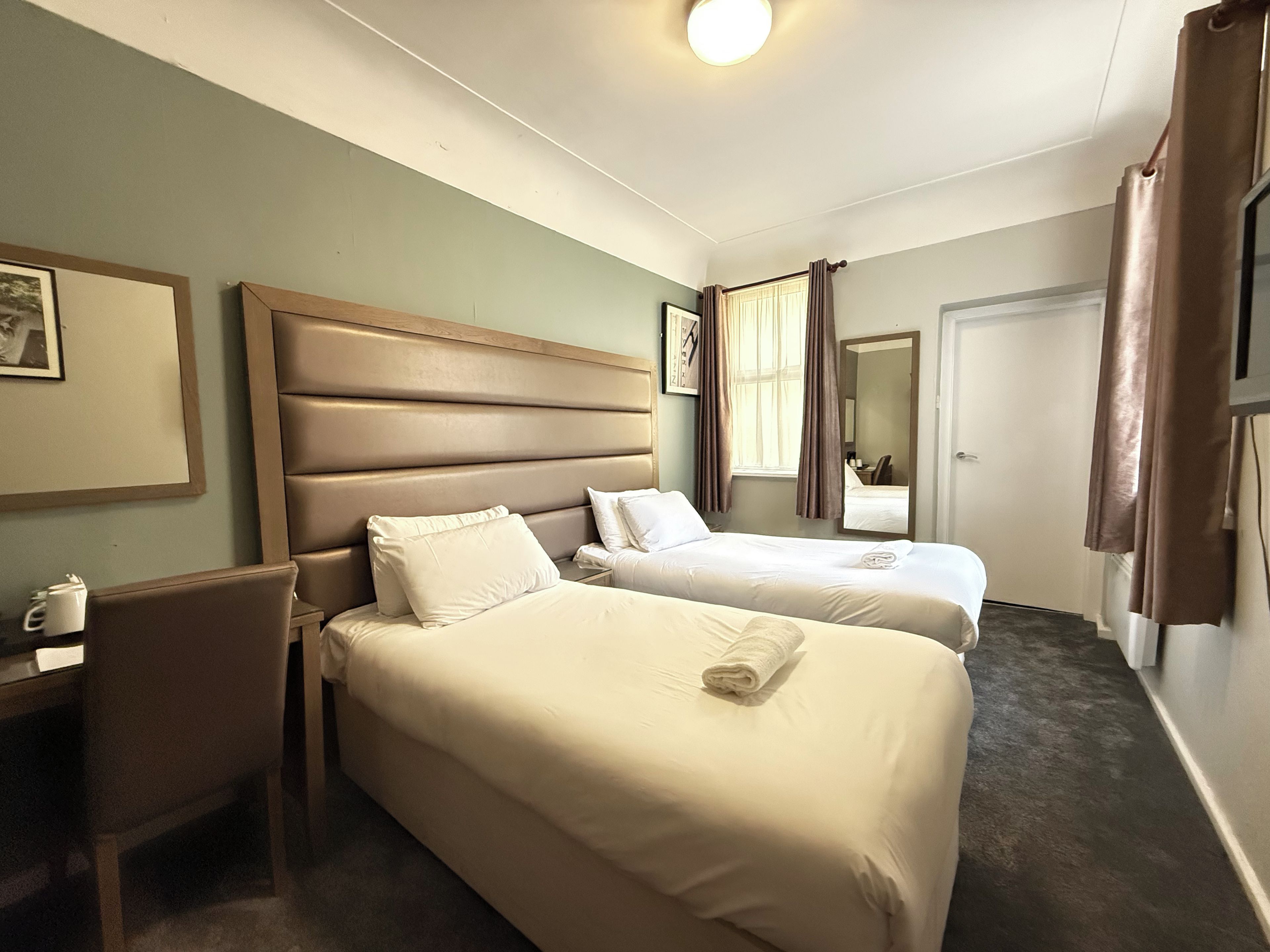 Photo - Lord Nelson Hotel – Lime Street Station Liverpool by Compass Hospitality