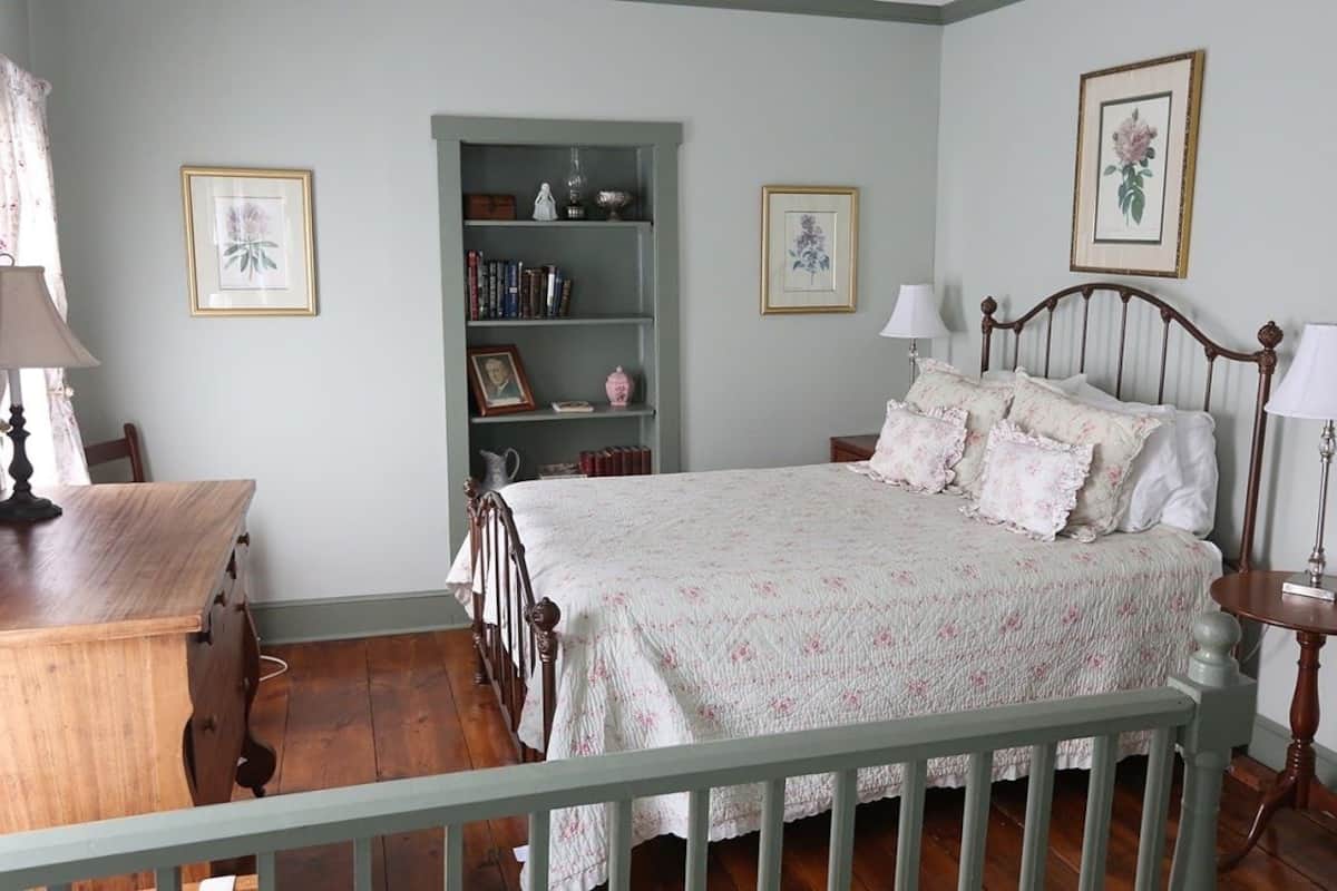Suite | Iron/ironing board, WiFi (free), individually decorated