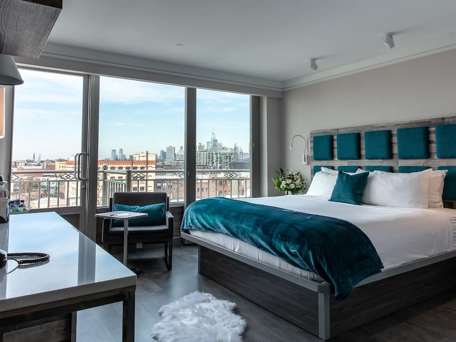 Premium bedding, in-room safe, desk, laptop workspace