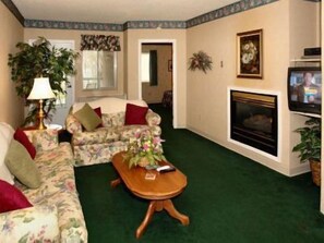 Living room - River Place Condos (Pigeon Forge)