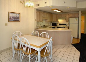 In-room dining - River Place Condos (Pigeon Forge)