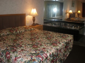 Jetted bathtub