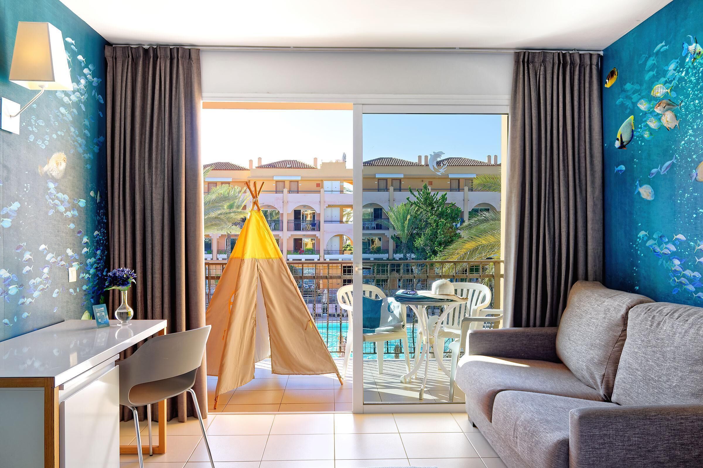 迷你吧、獨特裝潢、布置獨特、書桌