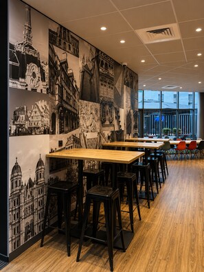 Daily buffet breakfast for a fee - ibis Dijon Centre Clemenceau (Dijon)
