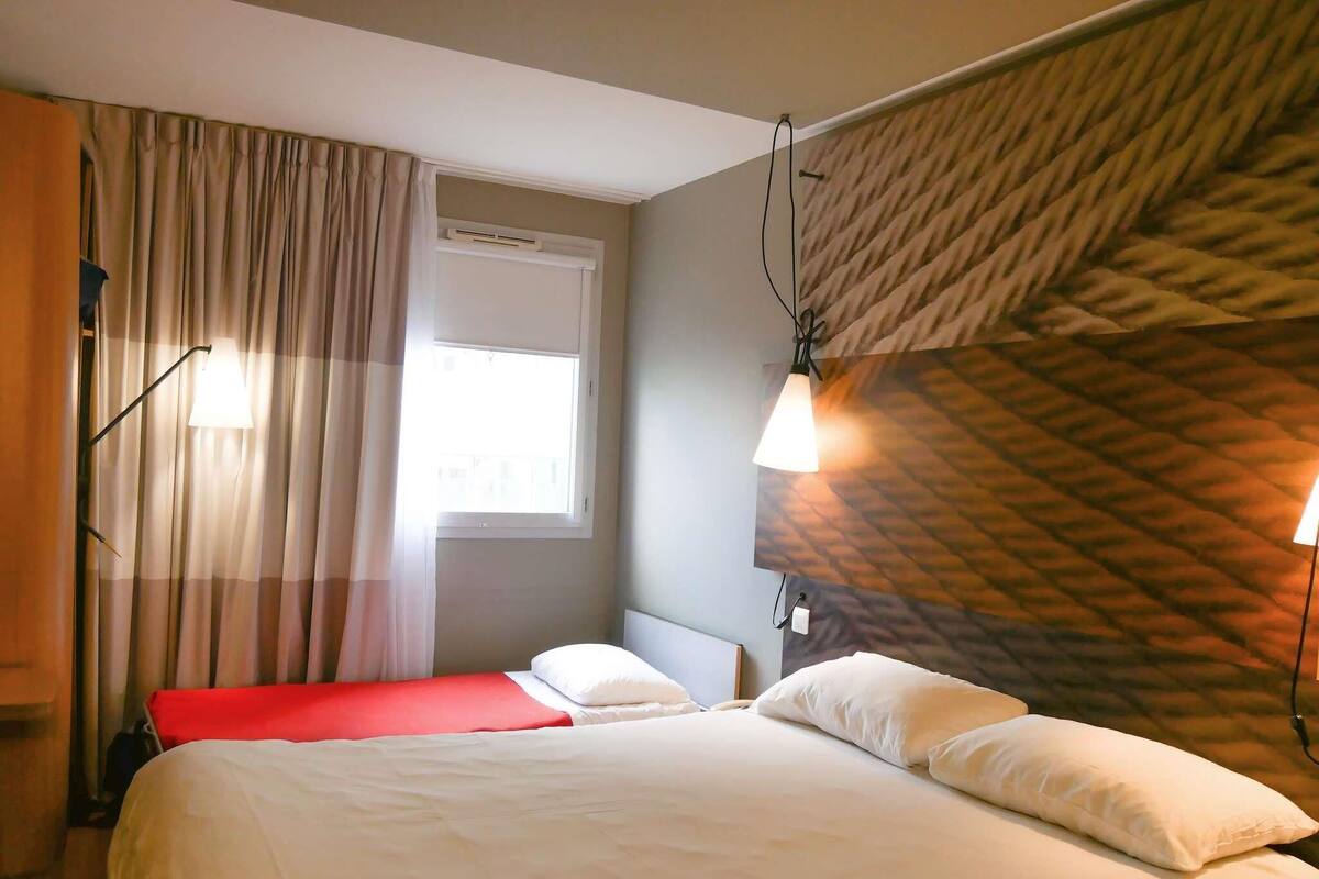 Standard Room, Multiple Beds | Premium bedding, in-room safe, individually furnished, desk