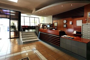 Lobby - Metropol (Larissa)