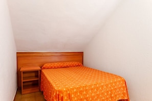 In-room safe, desk, WiFi - Santa Susanna Resort Affiliated by FERGUS (Santa Susanna)