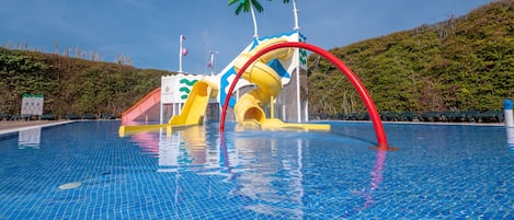 Seasonal outdoor pool, pool umbrellas, sun loungers