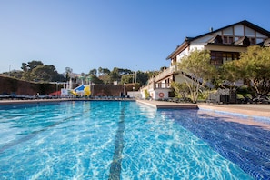 Seasonal outdoor pool, pool umbrellas, sun loungers - Santa Susanna Resort Affiliated by FERGUS (Santa Susanna)