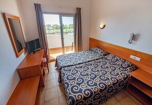 In-room safe, desk, WiFi - Santa Susanna Resort Affiliated by FERGUS (Santa Susanna)