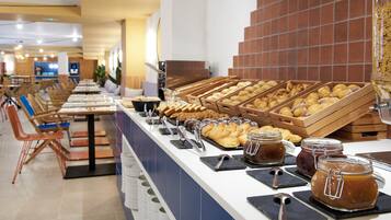 Gratis morgenmadsbuffet hver dag
