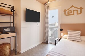Laptop workspace, blackout curtains, free cots/infant beds, free WiFi - tent Lloret de Mar (Lloret de Mar)