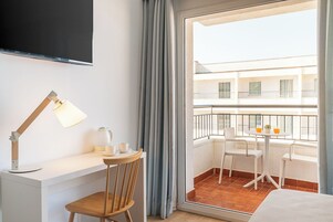 Family Suite (5 people) | Living area | TV