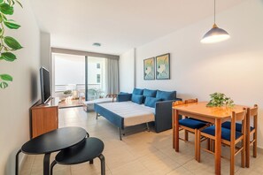 Apartament familiar, edifici annex | Sala d'estar | Televisor 