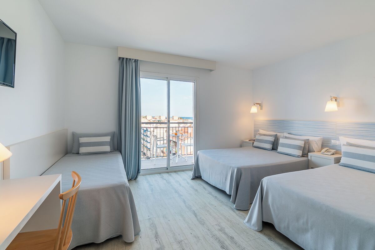 Caja de seguridad en la habitación y escritorio 