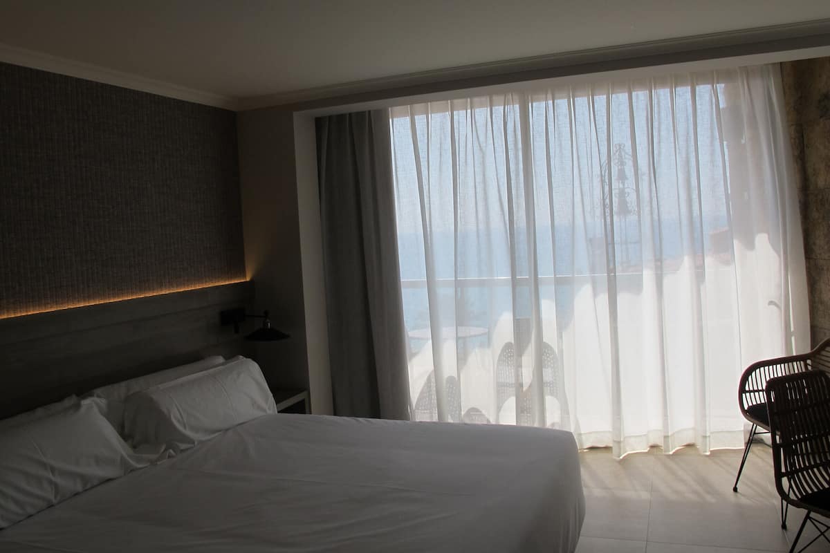 In-room safe, blackout drapes, free WiFi, bed sheets