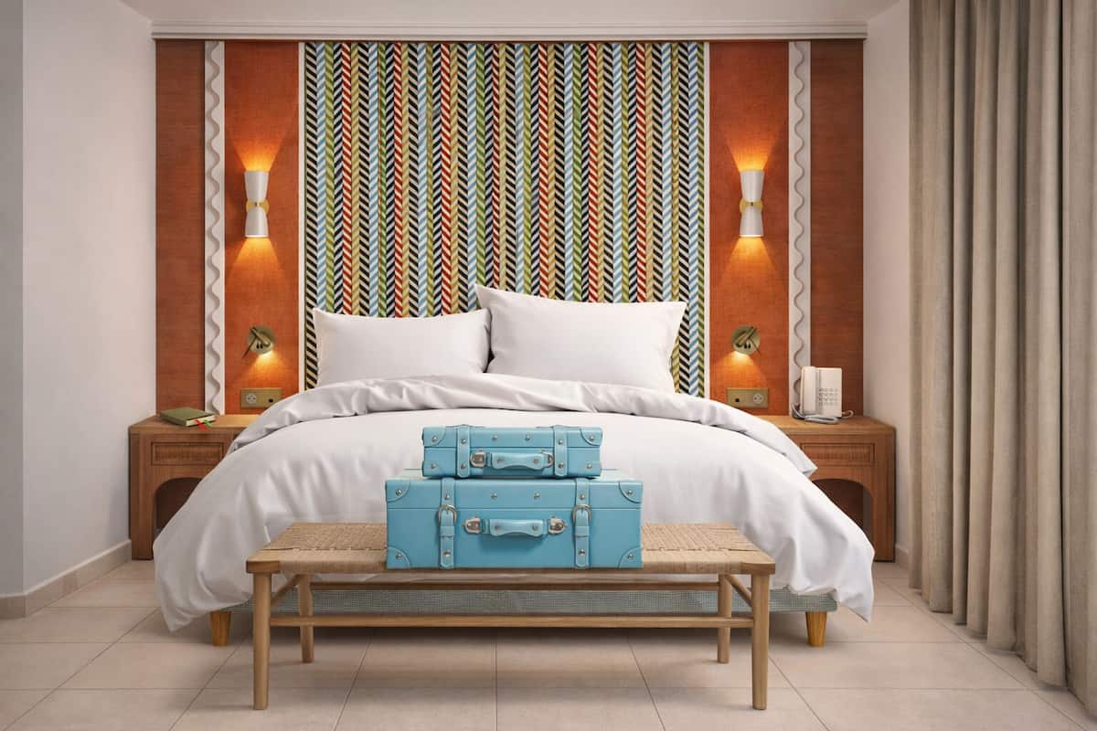 Premium bedding, in-room safe, blackout drapes, soundproofing