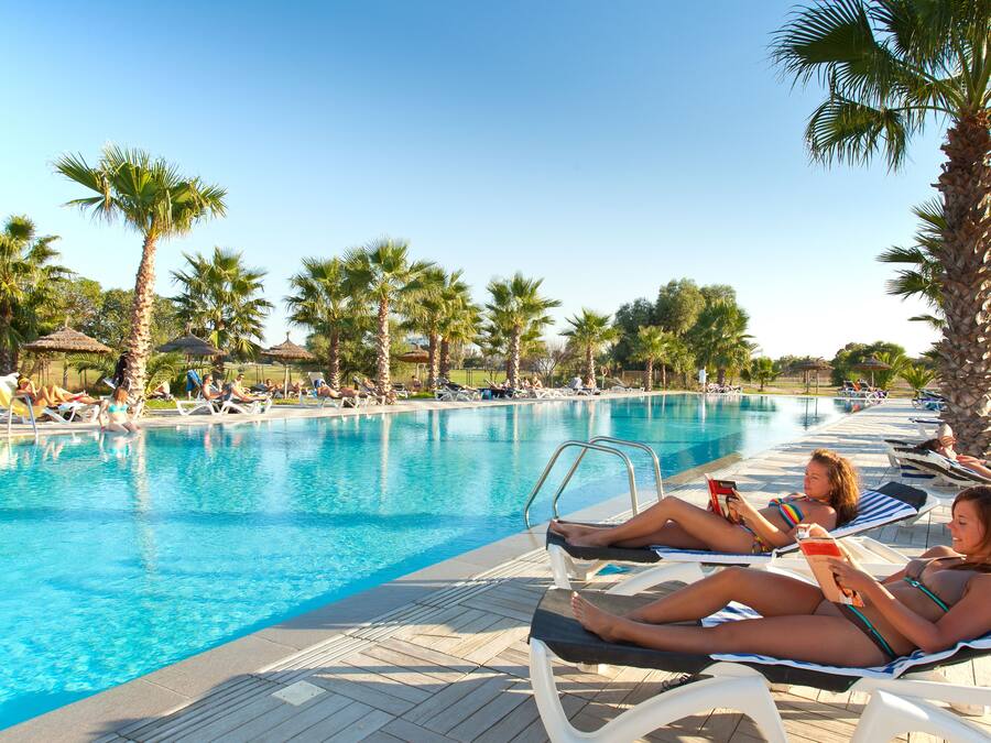 2 indoor pools, 3 outdoor pools, pool umbrellas, pool loungers