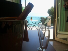 Deluxe Double or Twin Room, Terrace, Sea View | Hypo-allergenic bedding, minibar, in-room safe, desk