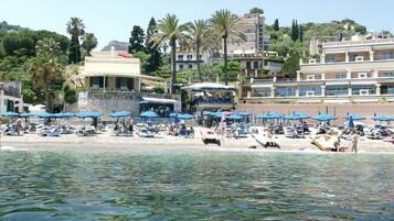 Classic Double or Twin Room, Sea View | Hypo-allergenic bedding, minibar, in-room safe, desk
