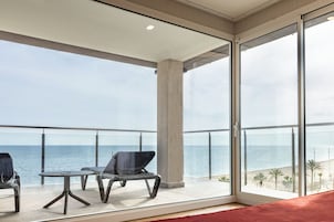 Habitación doble superior vista mar con bañera de hidromasaje | Vista do quarto