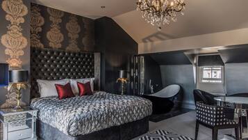Bubble Roof Top Terrace | In-room safe, individually decorated, individually furnished, desk